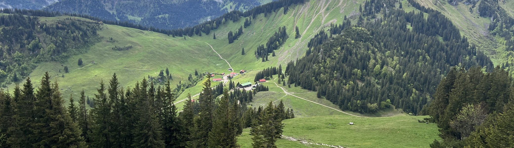 Am Brecherspitz-Westgipfel mit Blick auf die Firstalmen | © DAV Augsburg Senioren