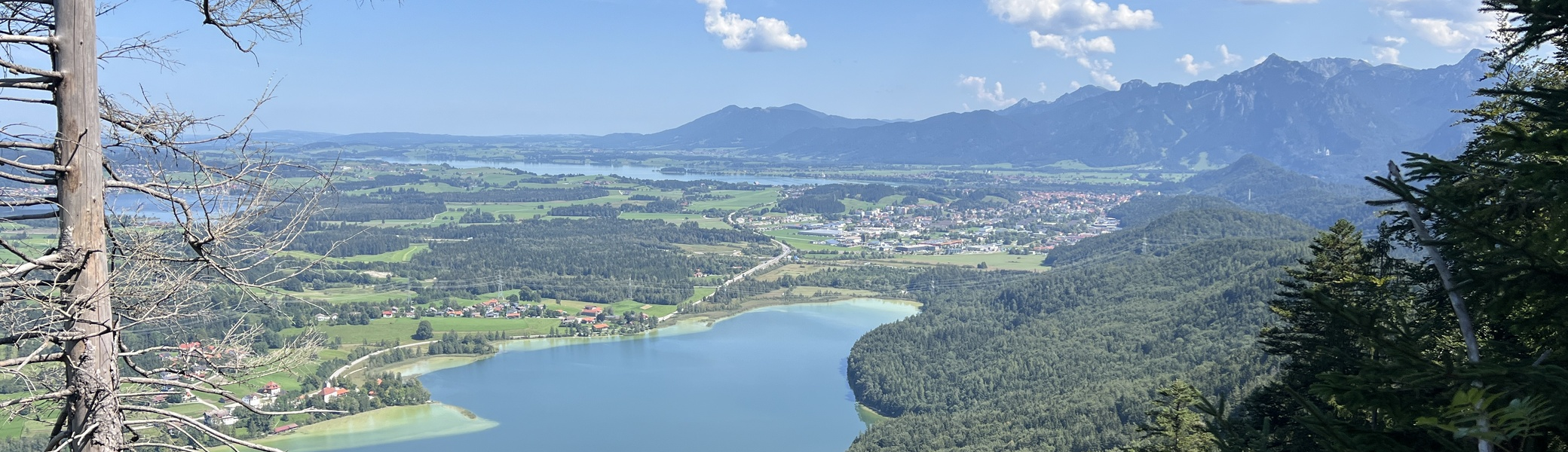 Blick auf Weißensee, Hopfensee (links), Forggensee und Bannwaldsee | © DAV Augsburg Senioren